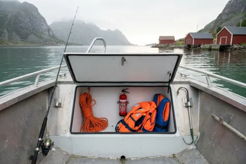 Sikkerhetsutstyr på utleiebåten: sjekkliste